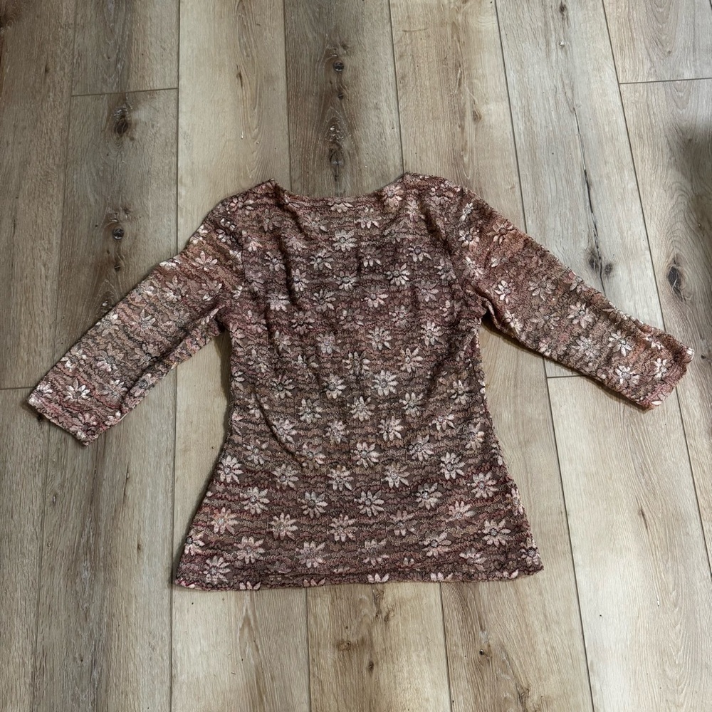 INC International Concepts floral V-Neck blouse, cream silver gold, stretchy, L. - Picture 8 of 12